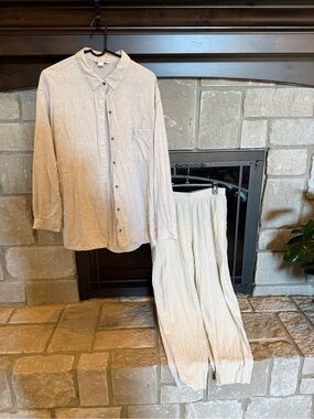 Old Navy Beige Linen-Blend Button-Up Shirt and Pants Set